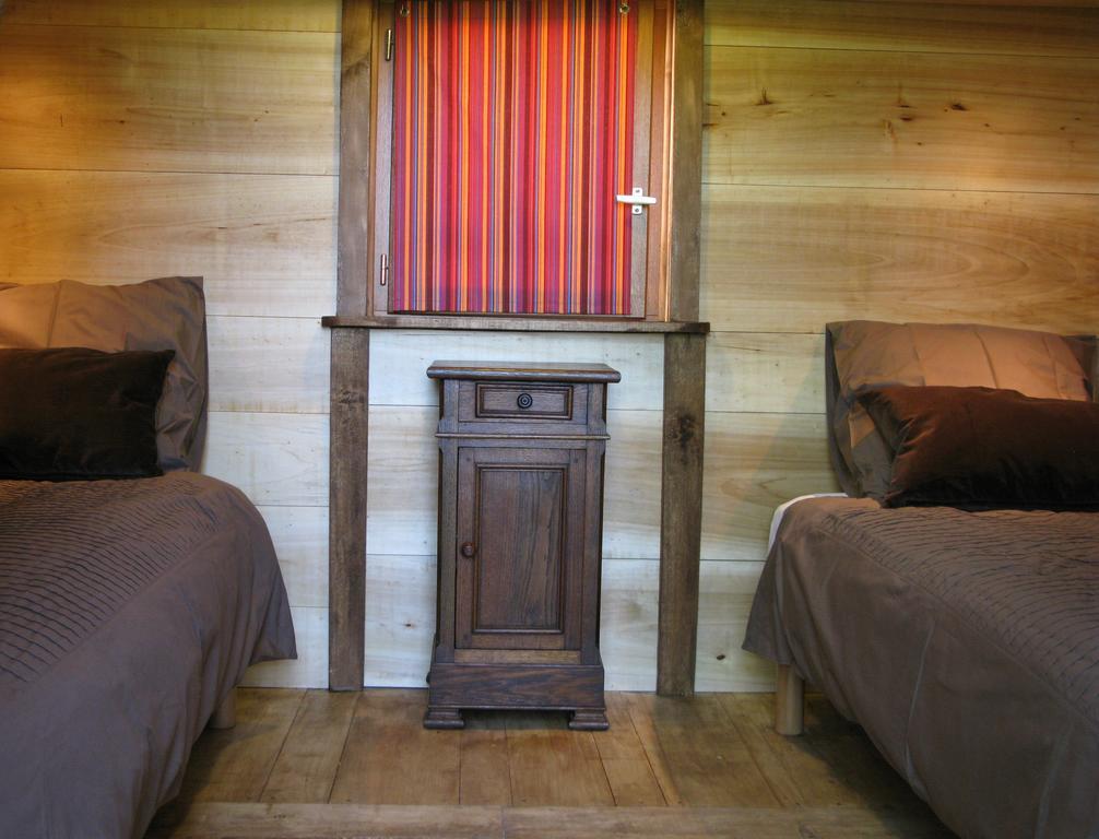 Les Cabanes Du Tertre Urval Стая снимка