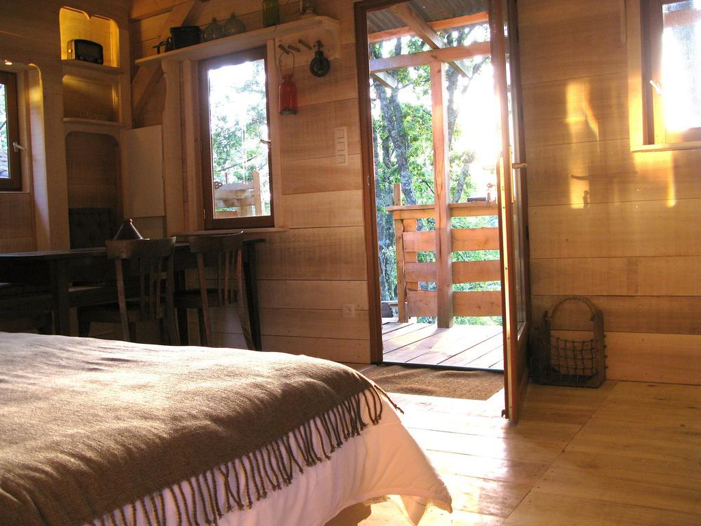 Les Cabanes Du Tertre Urval Екстериор снимка